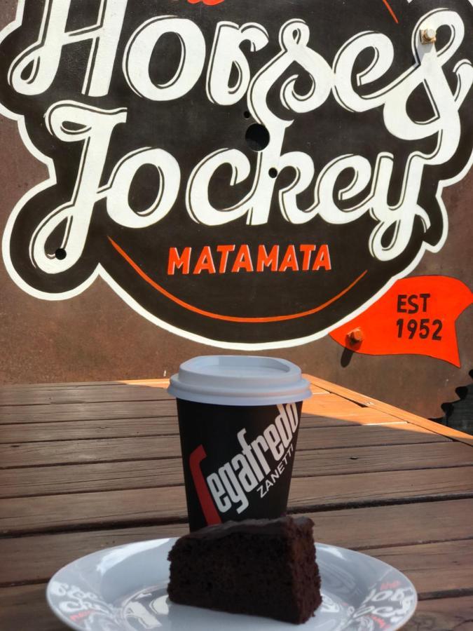 Horse And Jockey Inn Matamata Exterior photo